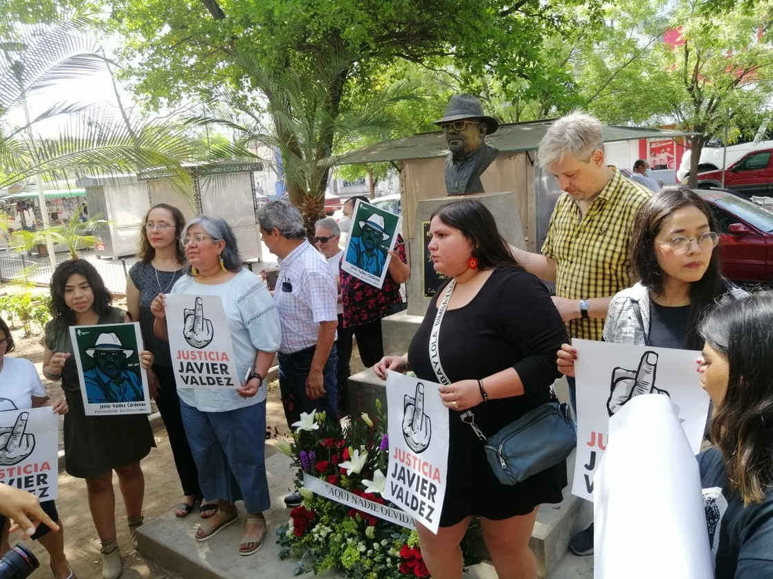 Familiares y amigos exigieron que el asesinato del periodista Javier Valdez Cárdenas sea resuelto totalmente. Foto Cristian Díaz