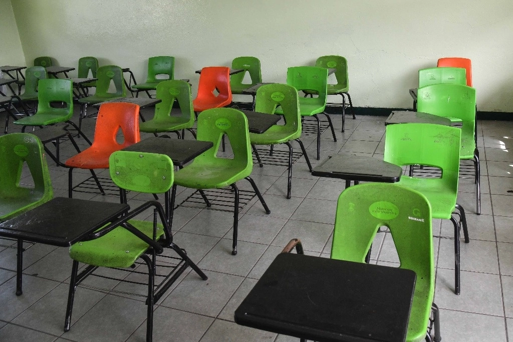 El director de la Escuela Secundaria Técnica 8,  José Alberto Ojeda Parada, vocero del grupo magisterial, señaló que se requiere profundizar cambios sistémicos en la estructura orgánica del área central de educación secundaria técnica en la Ciudad de México para transformar la gestión y administración conforme a la obra educativa del segundo piso de la 4T. Foto Cuartoscuro/ Archivo 