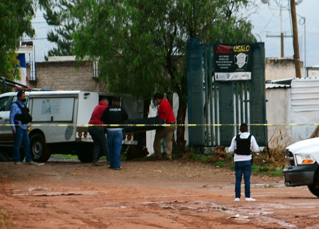 En Fresnillo, un grupo armado mató a cinco personas en un inmueble de la colonia Las Flores, el 23 de junio de 2021. Foto Alfredo Valadez
