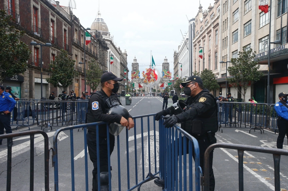 Algunos edificios de la CDMX se iluminarían de verde en apoyo a la despenalización del aborto. Foto Guillermo Sologuren