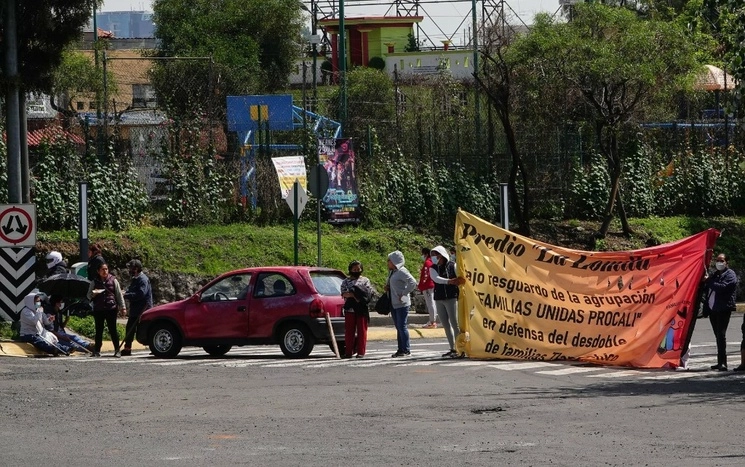 Bloqueo de habitantes del predio La Lomita en imagen de archivo. Foto Cuartoscuro