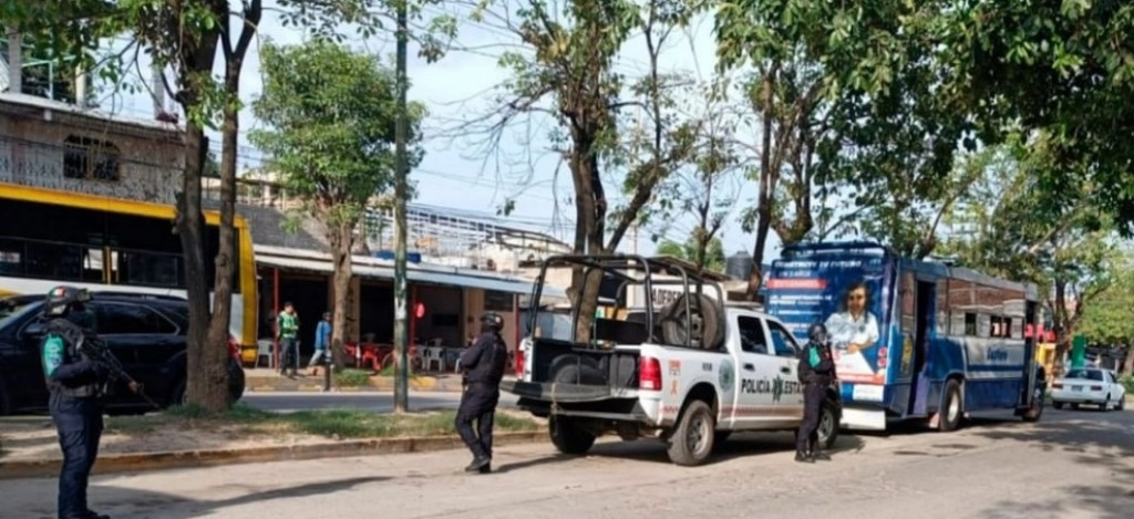 Abel Barrera Hernández, del Centro de Derechos Humanos de la Montaña Tlachinollan, consideró que los tres niveles de gobierno “le han dado la espalda a la población de Acapulco”. Foto @SSPGro 
