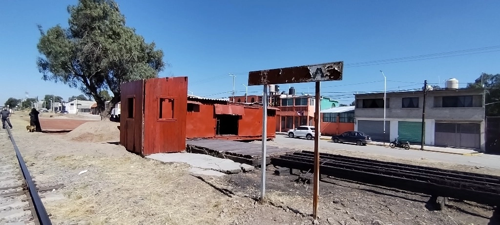 Perspectiva de la estación de trenes de Huitzila. Foto Ricardo Montoya.
