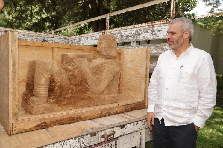 El gobierno de Michoacán solicitó al INAH que el Chac-Mool, encontrado durante los trabajos de construcción del nuevo mercado municipal de Pátzcuaro, permanezca en el Estado, el 7 de septiembre de 2023. Foto 'La Jornada'