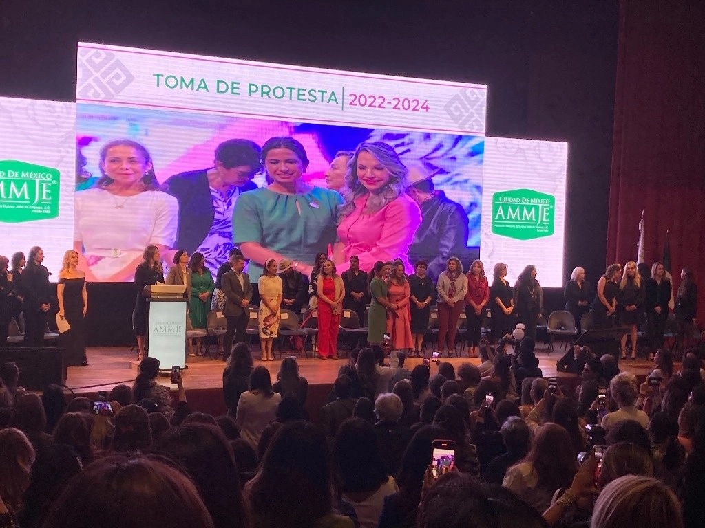 Toma de protesta a la nueva presidenta de la Asociación Mexicana de Mujeres Jefas de Empresas (AMMJE) en la Ciudad de México, el 23 de marzo de 2023. Foto Bertha Teresa Ramírez