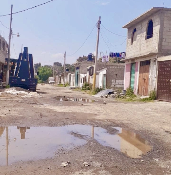Habitantes de la colonia Miguel Hidalgo, en Texcoco, solicitaron a las autoridades estatales y municipales llevar a cabo la regularización de sus predios. Foto La Jornada