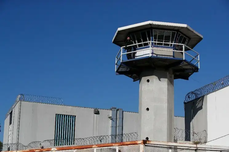 Torre de vigilancia del reclusorio de Santa Martha Acatitla. Foto Alfredo Domínguez/ archivo