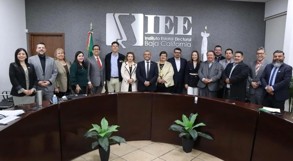 En la elección del 2 de junio, el candidato de Morena, José Luis Dagnino, obtuvo 3 mil 089 votos mientras que la candidata del PVEM, Adriana López Quintero, alcanzó los 2 mil 792 sufragios. Foto @IEE_BC 