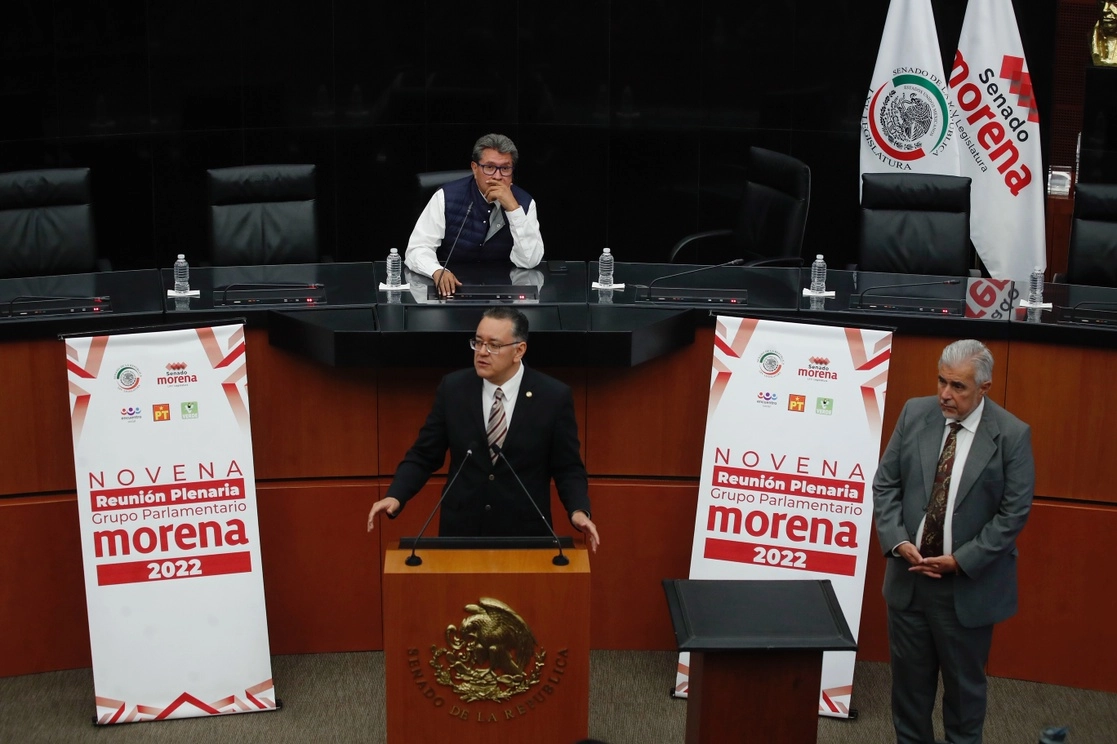 Ricardo Morenal y compañeros de su partido en sesión. Foto Cristina Rodríguez/ archivo