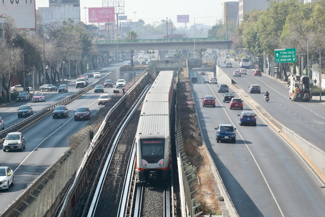 En la imagen, un tren del STC, Metro, en la Ciudad de México. Foto Luis Castillo /Archivo