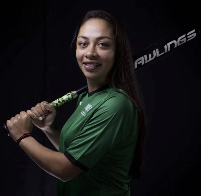 Stefanía Aradillas, atleta de la selección mexicana de softbol en Tokio. Foto Twitter @DeporteCDMX
