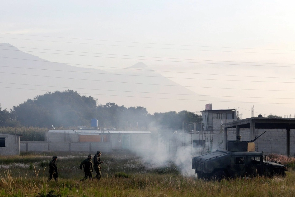 Toma clandestina de gas LP en el municipio de Amozoc, Puebla. Foto Cuartoscuro / Archivo
