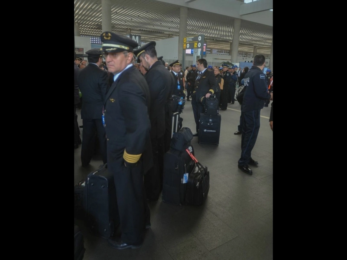 Según la disposición oficial, en los siguientes 20 días hábiles, los contratos colectivos de ASPA con Aeroméxico, Aeroméxico Connect y Aeromar se tendrán formalmente por legitimados. Foto Cuartoscuro / Archivo