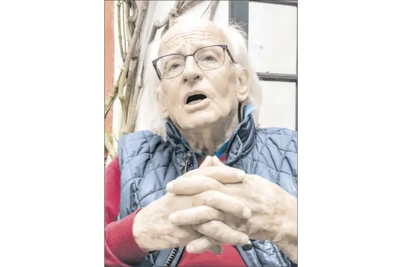Bob Schalkwijk durante una  entrevista en su estudio. Foto La Jornada /Archivo