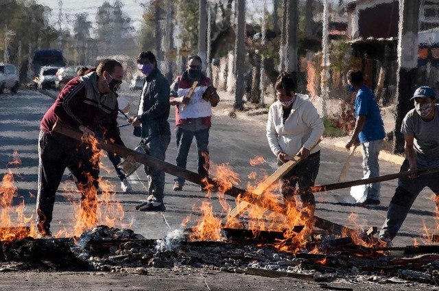 Protesta contra el gobierno del presidente chileno, Sebastián Piñera, en Santiago. Foto Afp