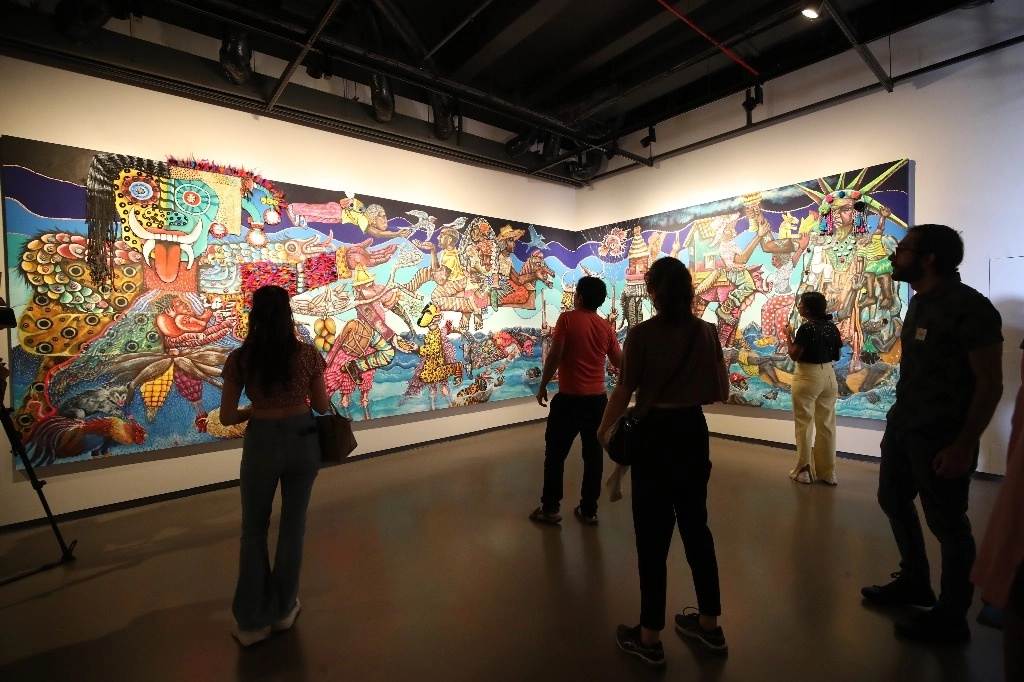 Inauguración del mural en San Ildefonso, como parte de la exposición 'El espíritu del 22'. Foto Yazmín Ortega Cortés



