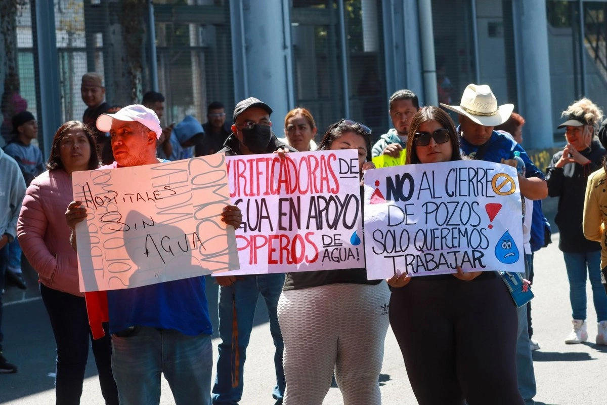 Piperos durante la protesta en el municipio de Nezahualcóyotl, Edomex. Foto 