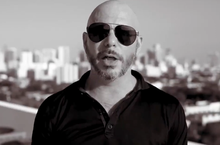 El rapero Pitbull lanzó una canción para motivar a sus seguidores en la lucha contra el Covid-19. Foto Twitter @pitbull