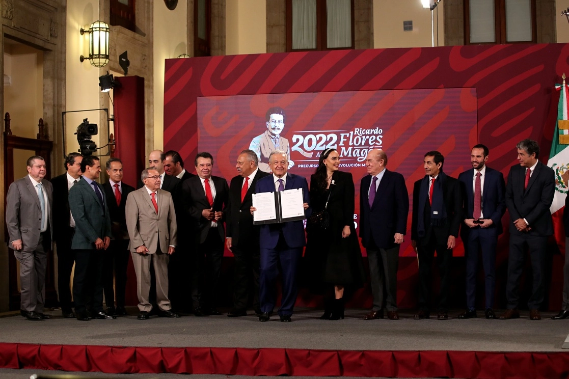 El presidente Andrés Manuel López Obrador firmó el plan de reforzamiento del Acuerdo de Apertura Contra la Inflación y la Carestía (Apecic), el 3 de octubre de 2022. Foto María Luisa Severiano