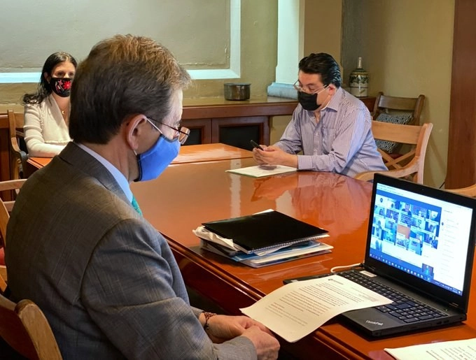 El secretario de Educación Pública, Esteban Moctezuma, participó en la instalación de manera virtual del Consejo Ciudadano de la Comisión Nacional para la Mejora Continua de la Educación (Mejoredu). Foto tomada del Twitter de @emoctezumab