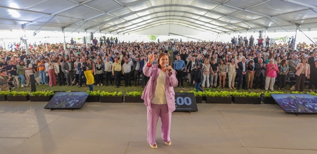 La candidata de la coalición Fuerza y Corazón por México se reunió con industriales y empresarios de Nuevo León. Foto tomada de @XochitlGalvez