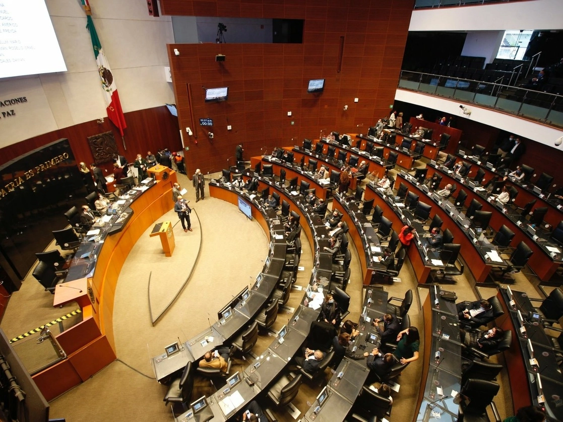 Durante sesión en el Senado de la República en la Ciudad de México. Foto Guillermo Sologuren / Archivo