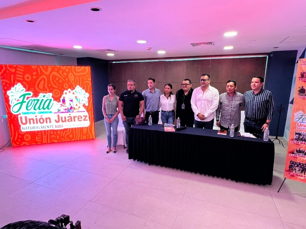 El alcalde de Unión Juárez,  Fabián Barrios de León, espera que la iniciativa ayude al municipio a convertirse en pueblo mágico. Foto Edgar H. Clemente