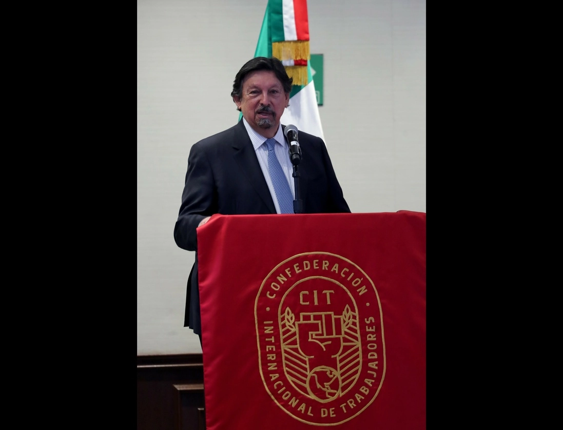 Napoleón Gómez Urrutia, senador de Morena respaldo la postura de AMlO sobre no aceptar que EU condicione la reforma eléctrica. Foto Roberto García Ortiz / Archivo 