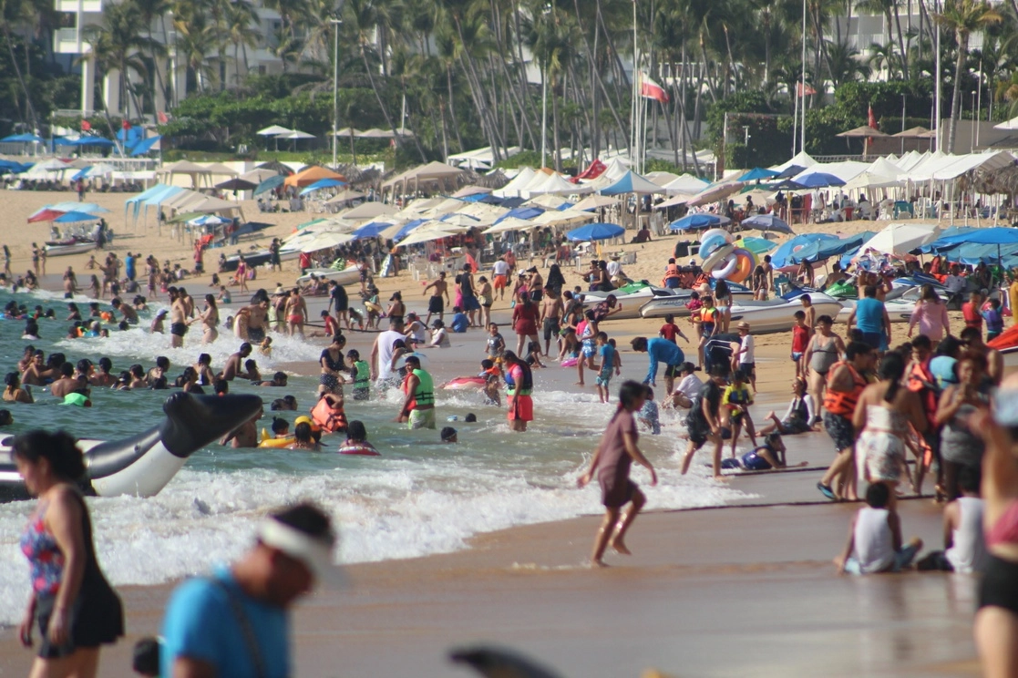 Autoridades locales de turismo señalaron que el reto de la temporada turística de diciembre es que se registren menos contagios de Covid-19. Foto Héctor Briseño