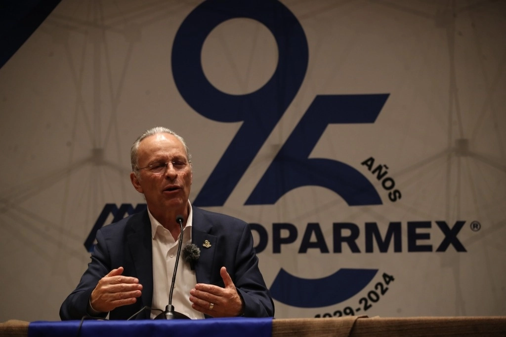 La Coparmex instó al Tribunal Electoral del Poder Judicial de la Federación (TEPJF) a que la voluntad ciudadana se vea reflejada de manera fiel en la integración del Congreso. En la imagen, José Medina Mora, presidente de la confederación, durante conferencia de prensa el pasado 22 de agosto. Foto Yazmín Ortega Cortés.