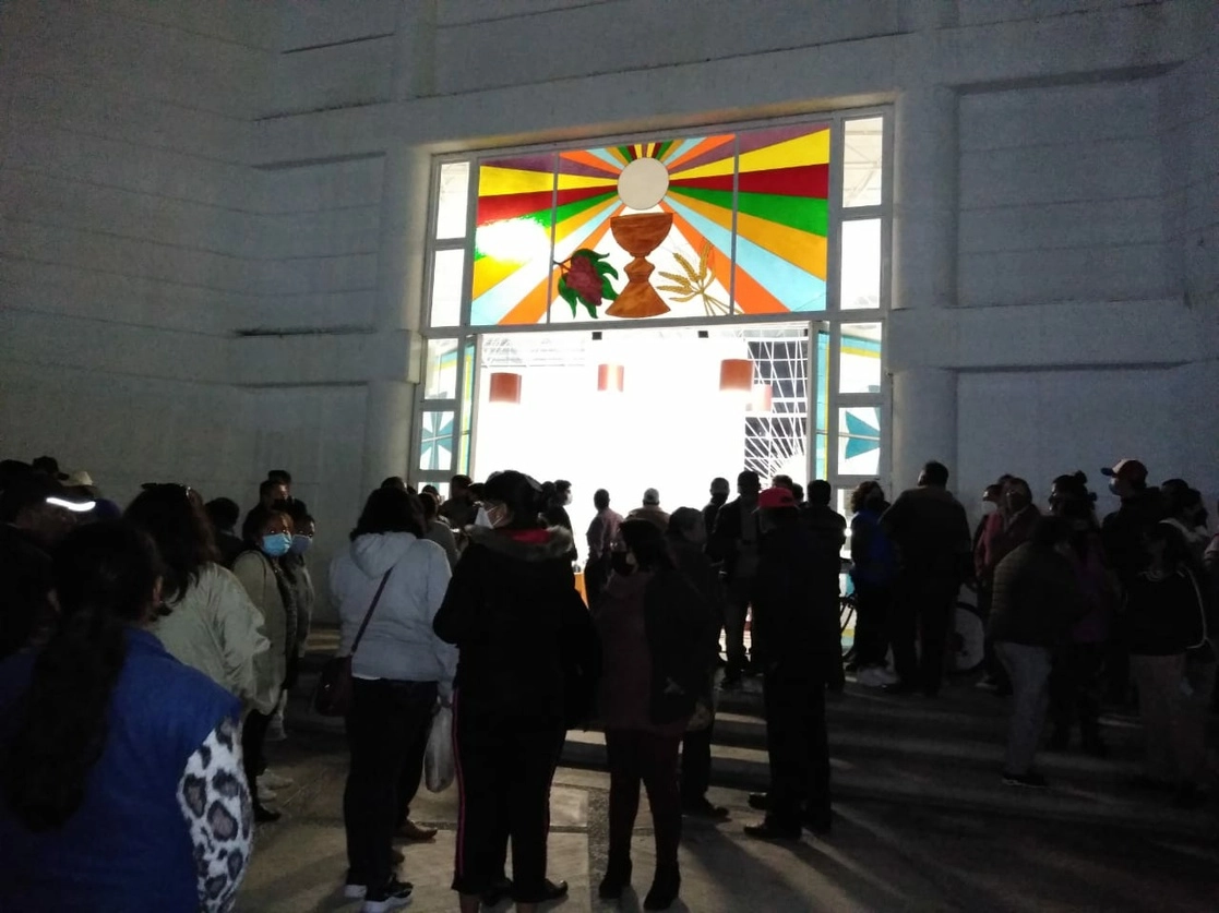 En Hidalgo, pobladores de Zapotlán irrumpen en iglesia y expulsan a sacerdote. Foto Juan Ricardo Montoya