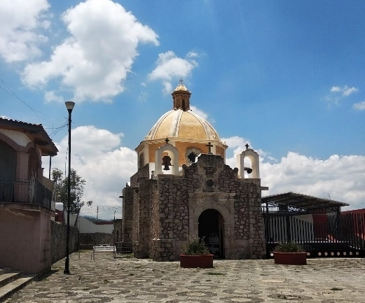 La iglesia Cristo Rey de la Montaña se encuentra en el poblado de San Lorenzo Acopilco, en la alcaldía Cuajimalpa. Foto Google Earth   