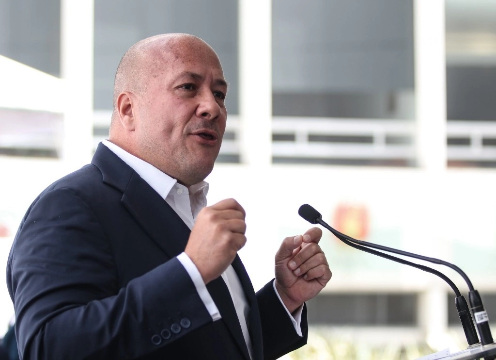 El gobernador Enrique Alfaro reconoció que decenas de familias han tenido que abandonar Santa María del Oro, municipio al sur de Jalisco en los límites con Michoacán, debido a que “dos grupos criminales” han tenido constantes enfrentamientos. Foto Cuartoscuro / Archivo