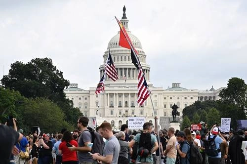 Hubo apenas 200 personas en el mitin en el que se esperaba la asistencia de 700. Foto Afp