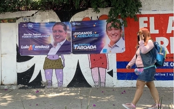En la Ciudad de México existen alrededor de 50 mil espacios publicitarios, entre ellos 40 mil vallas, en metrobuses y en el metro. Foto María Luisa Severiano /Archivo