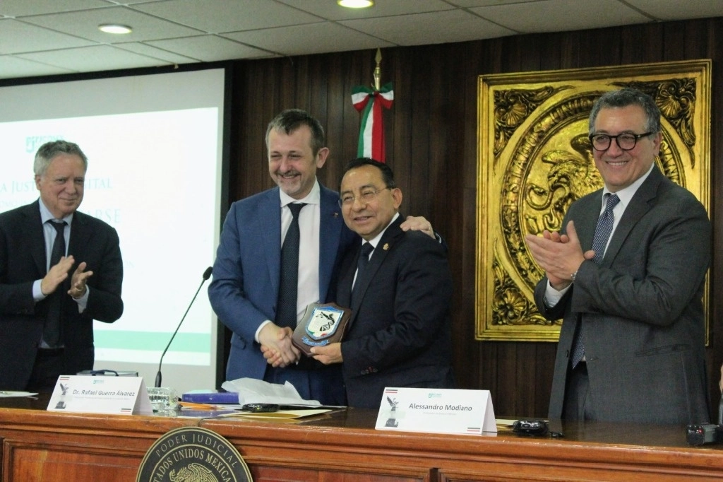El presidente del Poder Judicial capitalino, Rafael Guerra Álvarez, durante el segundo día de actividades con una delegación italiana, el 5 de febrero de 2024. Foto cortesía PJCDMX
