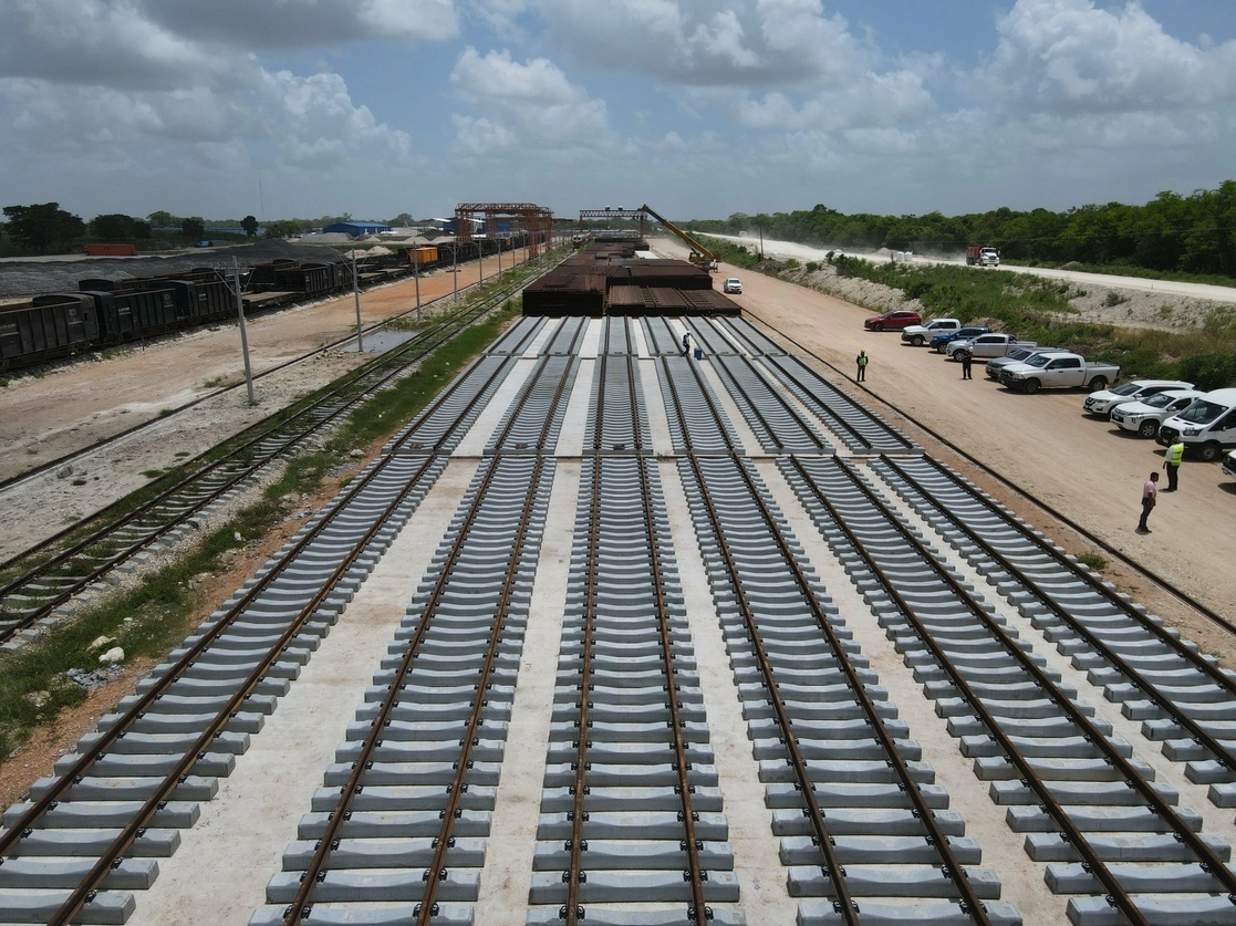 Trabajos de construcción del Tren Maya. Foto tomada del Twitter de @TrenMayaMX / Archivo
 