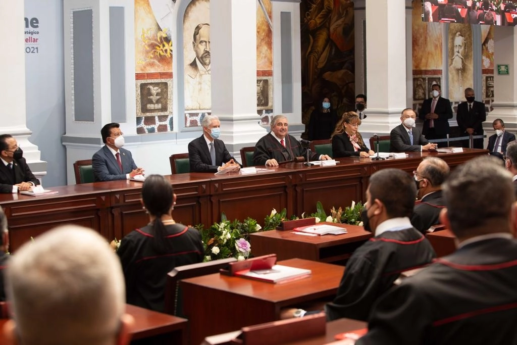El magistrado Presidente del Poder Judicial de Edomex, Ricardo Sodi Cuellar, en su Segundo Informe de Desarrollo Estratégico. Foto La Jornada