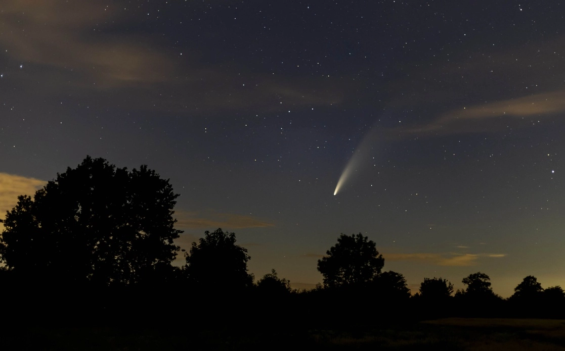Leonard C/2021 A1, que realizará su último viaje, fue descubierto por el astrónomo Greg Leonard, con ayuda del Observatorio del Monte Lemmon, en Arizona, en enero de 2021 cuando se encontraba más allá de Marte. Hasta ahora existen más de mil 600 observaciones realizadas por expertos que permiten calcular con precisión su trayectoria y posibilidades de regreso. Foto tomada del sitio de  https://www.dgcs.unam.mx/boletin/bdboletin/multimedia/WAV211203/1038(4).jpg
