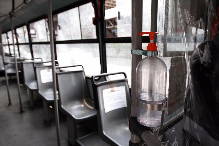 En el transporte público de la CDMX se toman medidas para evitar la propagación del coronavirus. Foto Cristina Rodríguez