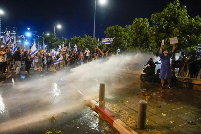 Los críticos con la reforma judicial argumentan que se trata de un ataque al equilibrio de poderes de Israel. Foto Ap