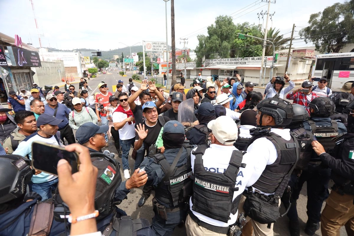 Desalojan a maestros que se manifestaban y exigían respuesta a demandas salariales. Foto