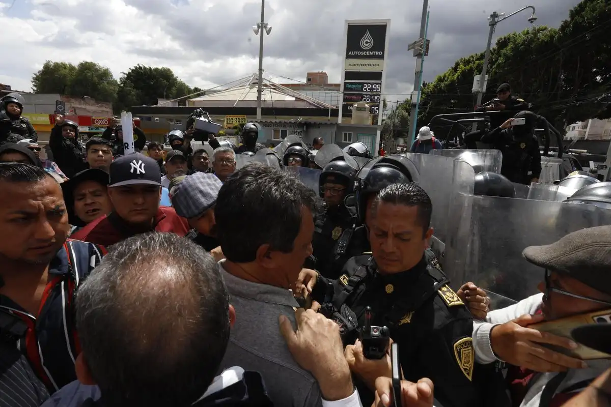 Marcha de La "Fuerza Amplia de Transportistas" (FAT) para demandar de forma pacífica y organizada la actualización en la tarifa del transporte público en CDMX.