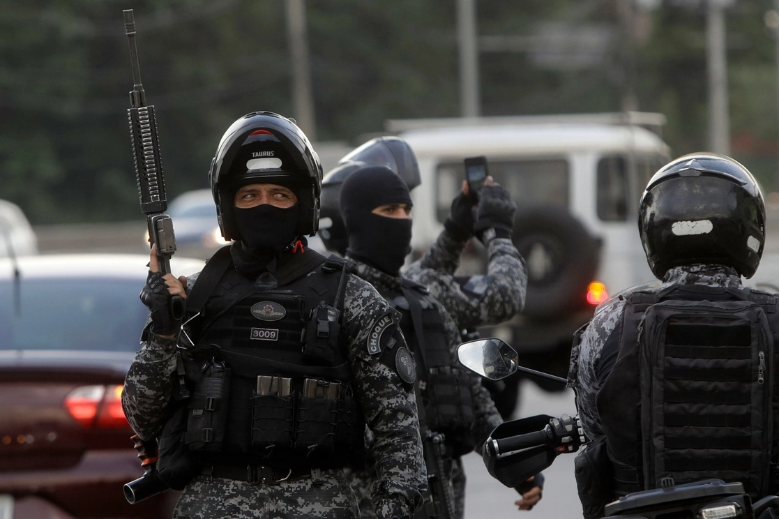 La policía militar de Brasil realizó el operativo contra la presunta banda de asaltantes en el estado de Minas Gerais. Foto Ap  