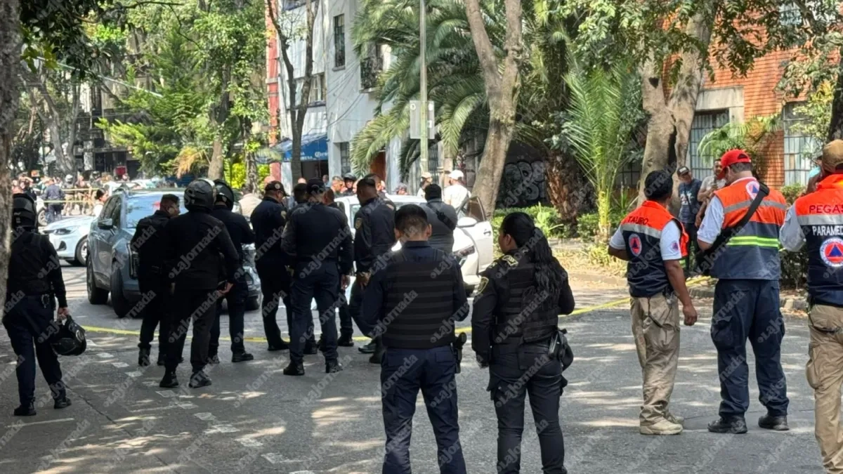 Un presunto asaltante murió luego de enfrentar a policías de la SSC-CDMX, en las calles Versalles y Berlín de la colonia Juárez, el 2 de octubre de 2025. Foto
