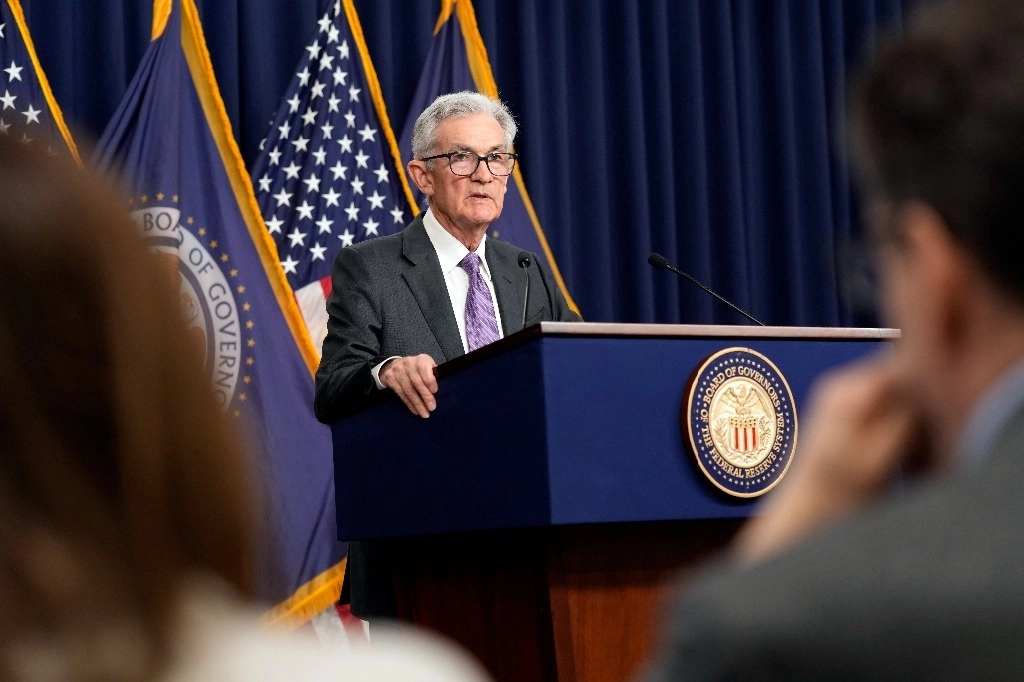 "Los datos recientes claramente no nos han dado una mayor confianza y, en cambio, indican que es probable que se necesite más tiempo de lo esperado para lograr esa confianza", dijo Powell en un foro en Washington. La imagen, del 20 de marzo de 2024. Foto Ap