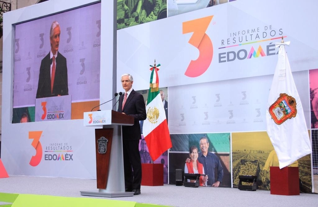 El gobernador del Estado de México, Alfredo del Mazo, resaltó “el liderazgo firme y la sensibilidad social” del presidente López Obrador. Foto cortesía del gobierno del Edomex