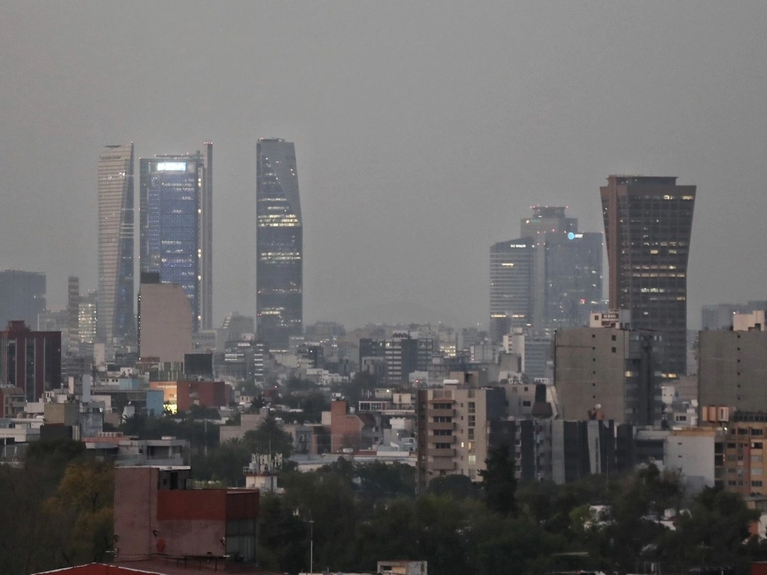 Contaminación en la Ciudad de México. Foto Marco Peláez / Archivo