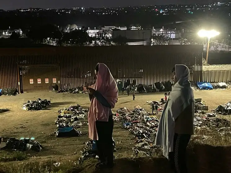 La frontera Tijuana-San Diego esta madrugada. Foto Mireya Cuéllar