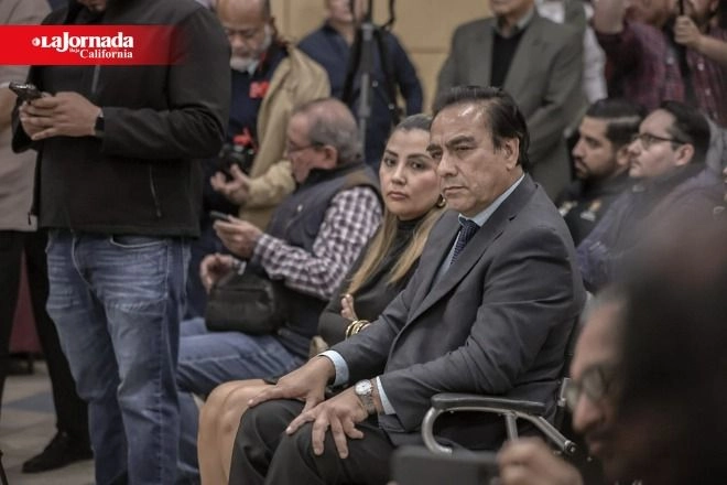 En 2009, gestionó ante diputados federales por Baja California recursos para dotar a la policía de Tijuana de patrullas blindadas para protección de los agentes que enfrentaban a los grupos criminales en las calles.